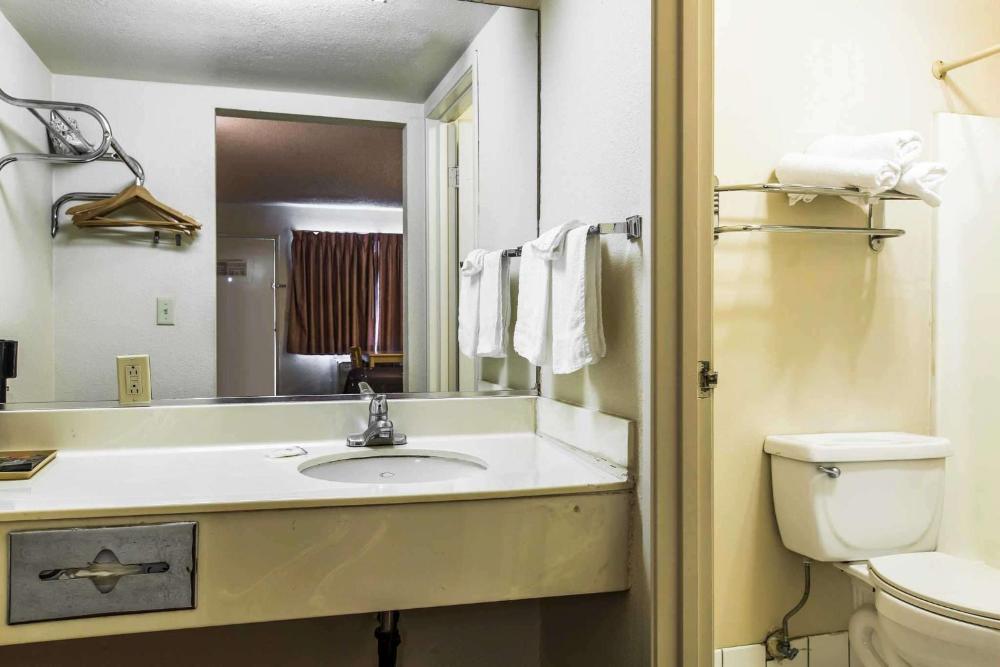 Room image 3